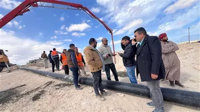 وزير الإسكان يوجه بسرعة تنفيذ أعمال الطرق والمرافق بمنطقة «شمس الحكمة»