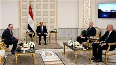 الرئيس السيسي يبحث تعزيز استثمارات شركة أباتشي الأمريكية في مصر