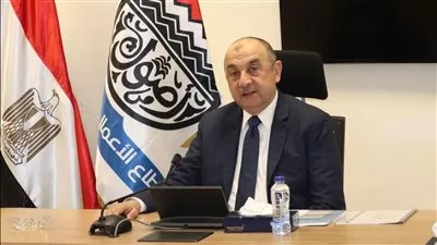 وزير قطاع الأعمال يتابع تنفيذ مشروعات التطوير بالشركات القابضة 