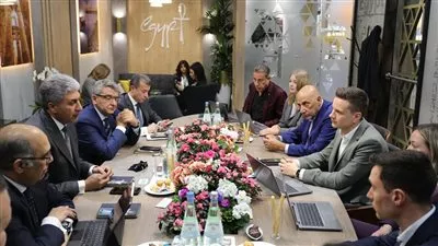 وزير السياحة يبحث مع منظمي الرحلات في ألمانيا زيادة الحركة الوافدة لمصر