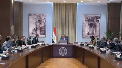 رئيس الوزراء يتابع جهود تنفيذ مستهدفات الدولة بمجال التحول الرقمي 