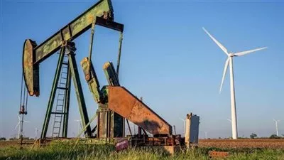 أسعار النفط تهبط دون 65 دولاراً للبرميل وسط اشتعال حرب الرسوم الجمركية