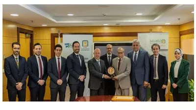 البنك الأهلي المصري يحتفظ بشهادة التوافق مع معايير متطلبات فيزا وماستر كارد