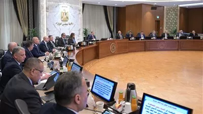 رئيس الوزراء يوجه المحافظين بتفعيل غرف الأزمات والطوارئ أثناء إجازة عيد الفطر