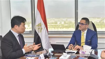 وزير الاستثمار يبحث خطط شركة سامسونج التوسعية في مصر
