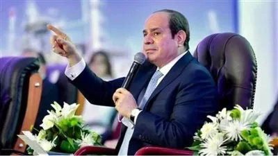 الرئيس السيسي يؤدي صلاة عيد الفطر المبارك في مسجد المشير طنطاوي