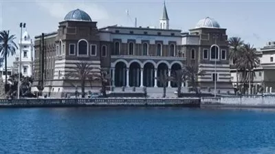 البنك المركزي الليبي يخفض سعر صرف الدينار مقابل العملات الأجنبية 