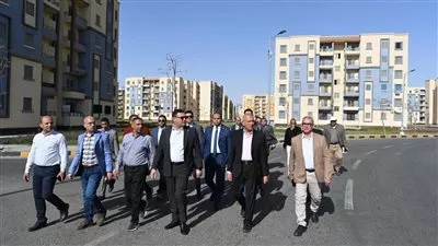 وزير الإسكان يتفقد وحدات مبادرة سكن لكل المصريين في حدائق العاصمة