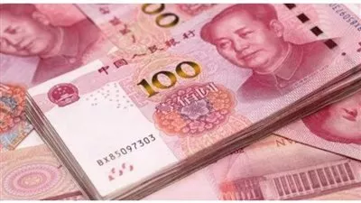 اليوان الصيني يتراجع أمام الدولار لأدنى مستوى منذ 2007