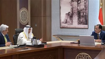 رئيس الوزراء يبحث تعزيز التعاون مع الصندوق العربي للإنماء لدعم المشروعات بمصر