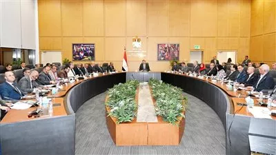 وزير الإسكان يتابع موقف تنفيذ مشروعات «حياة كريمة» في أسيوط والمنيا