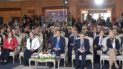 رئيس الوزراء يشهد إطلاق حزمة مشروعات وخدمات بحرية جديدة في قناة السويس