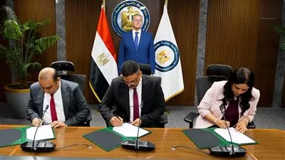 «أنجلو جولد اشانتي» توقع اتفاقية استغلال الذهب والمعادن بالصحراء الشرقية