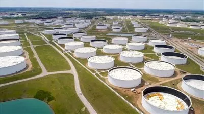 ارتفاع مخزونات النفط الأمريكي وتراجع البنزين ونواتج التقطير الأسبوع الماضي 