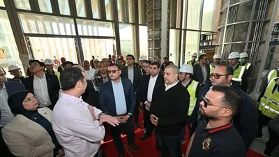 وزير الإسكان يتفقد منطقة الأعمال المركزية والحي السكني الخامس بالعاصمة الإدارية