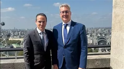 وزير البترول يبحث مع شل العالمية خطط الحفر وتنمية الحقول