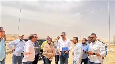  وزير الإسكان يتابع تقدم الأعمال بمشروعات المرحلة العاجلة بمدينة السويس الجديدة