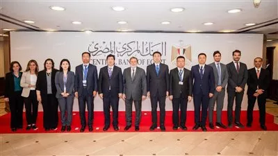محافظ البنك المركزي المصري يستقبل وفدًا صينيًا لبحث أوجه التعاون المشترك