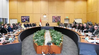 وزير الإسكان يتابع موقف تنفيذ مشروعات «حياة كريمة» بمحافظتي أسوان وبني سويف