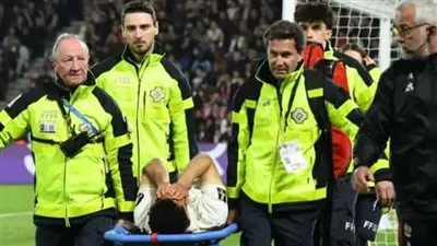 نيس يعلن إصابة مدافعه المصري بقطع في الرباط الصليبي