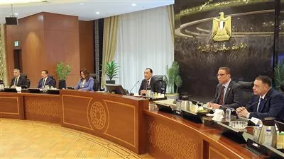 رئيس الوزراء: مواجهة مخالفات البناء والتعديات جزء من تقييم أداء المحافظين