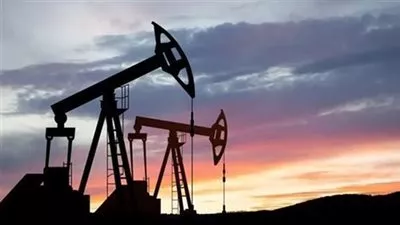 أسعار النفط تتراجع لأقل من 60 دولاراً للبرميل