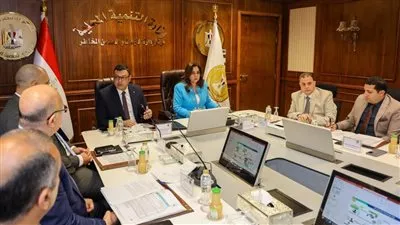 الحكومة تدرس إعداد قائمة موحدة لرسوم استخراج وتجديد تراخيص الحماية المدنية للمحال 