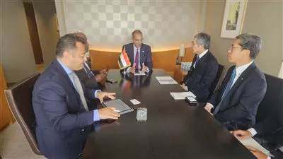 وزير الاتصالات يبحث سبل جذب استثمارات يابانية جديدة للسوق المصرية