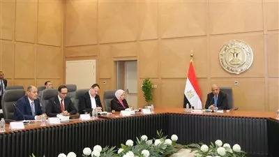 وزير الكهرباء يتابع مشروعات دعم الشبكة القومية وإضافة قدرات من الطاقات المتجددة