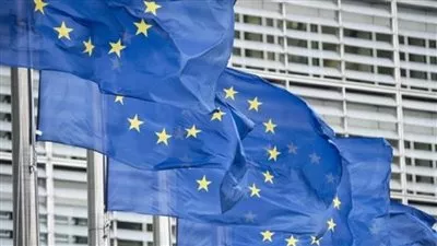 الاتحاد الأوروبي يعلق التدابير المضادة للرسوم الجمركية الأمريكية 6 أشهر