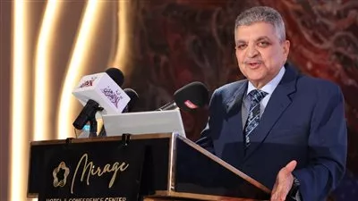 رئيس قناة السويس: الأوضاع الأمنية بالبحر الأحمر باتت مواتية لعودة السفن للإبحار