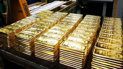 تراجع أسعار الذهب بعد تمديد مهلة المحادثات التجارية بين أمريكا والاتحاد الأوروبي