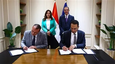 وزارة الإتصالات: تطوير البنية التكنولوجية للمجمعات الحكومية بقرى «حياة كريمة»