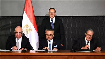 رئيس الوزراء يشهد توقيع عقود مشروع مدينة «جريان» بالشراكة مع القطاع الخاص