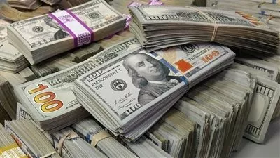 الدولار يلامس 51 جنيهاً في مصر مع تصاعد التوترات