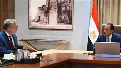 مدبولي يؤكد إتاحة المزيد من التيسيرات والمحفزات لجذب الاستثمارات بقطاع البترول