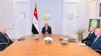 السيسي يصدق على إطلاق مبادرة «مصر معاكم» لرعاية أبناء الشهداء