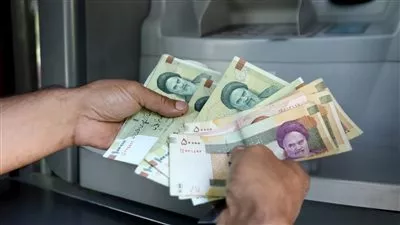 الريال الإيراني يخسر 12% من قيمته أمام اليورو 