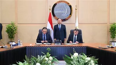 الوزير يشهد توقيع عقد ترخيص شركة «رحلة رايدز لتنظيم خدمات النقل البري»