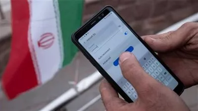 إيران تحظر على المسؤولين استخدام الأجهزة المتصلة بالشبكات
