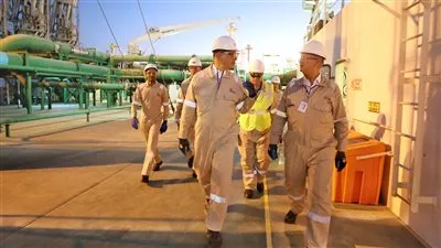 وزير البترول يتفقد تجهيز سفينة التغييز «ENERGOS ESKIMO» بالعين السخنة