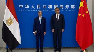 وزير الاستثمار يبحث تعزيز التعاون الاقتصادي والتجاري بين مصر والصين