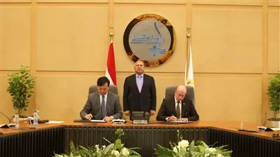  «هانتونج» الصينية توقع عقد بناء سفينتين جديدتين للصب الجاف في مصر