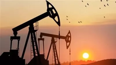 النفط يرتفع مع تراجع المخزونات الأمريكية .. وبرنت يصعد 0.4%