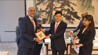 مصر والصين تبحثان تعميق التعاون لدعم قطاع المشروعات المتوسطة والصغيرة