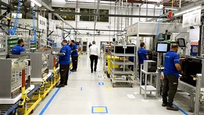 رئيس الوزراء يفتتح مصنعًا للأجهزة المنزلية ومستودع للتجارة الإلكترونية بالعاشر من رمضان