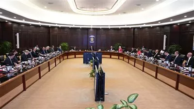 مجلس الوزراء يوافق على قرار ترقية العاملين بالجهاز الإداري للدولة