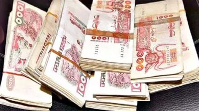 الدينار الجزائري يرتفع أمام الدولار لأعلى مستوى في عامين