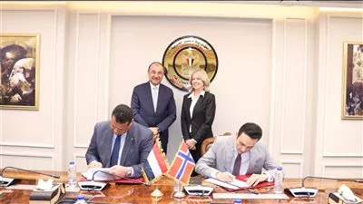 «مصر للألومنيوم» توقع عقد إنشاء محطة طاقة شمسية باستثمارات 650 مليون دولار