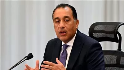 رئيس الوزراء يوجه بزيادة المًخصصات المالية لصيانة الطرق